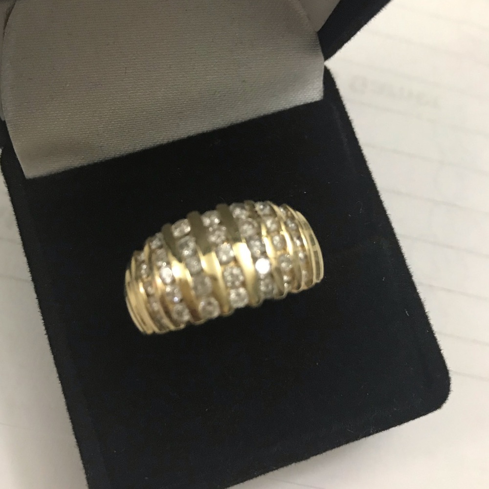 Ladies Diamond Ring